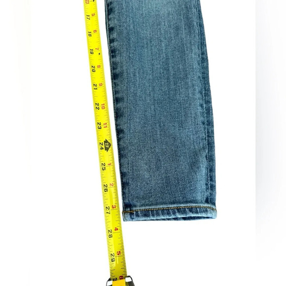 Veronica Beard High Rise Jeans, Light Wash Distressed, Size 26 - Picture 7 of 10